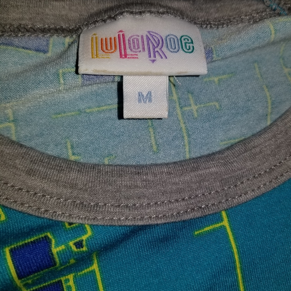 Lularoe Randy Shirt Medium - Picture 4 of 4